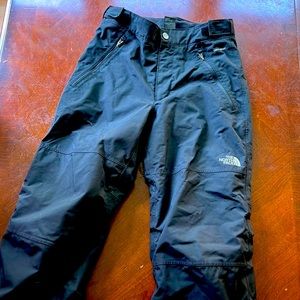 Kids NorthFace ski pants. EZ grow- extended out. Black